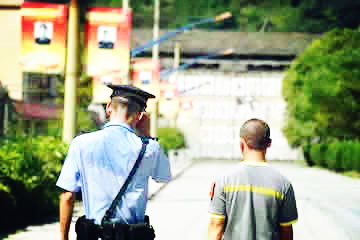 揭秘真實的監獄系統公務員民警工資待遇及生存現狀