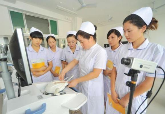 女生大專學什么專業好 這些專業好就業找工作